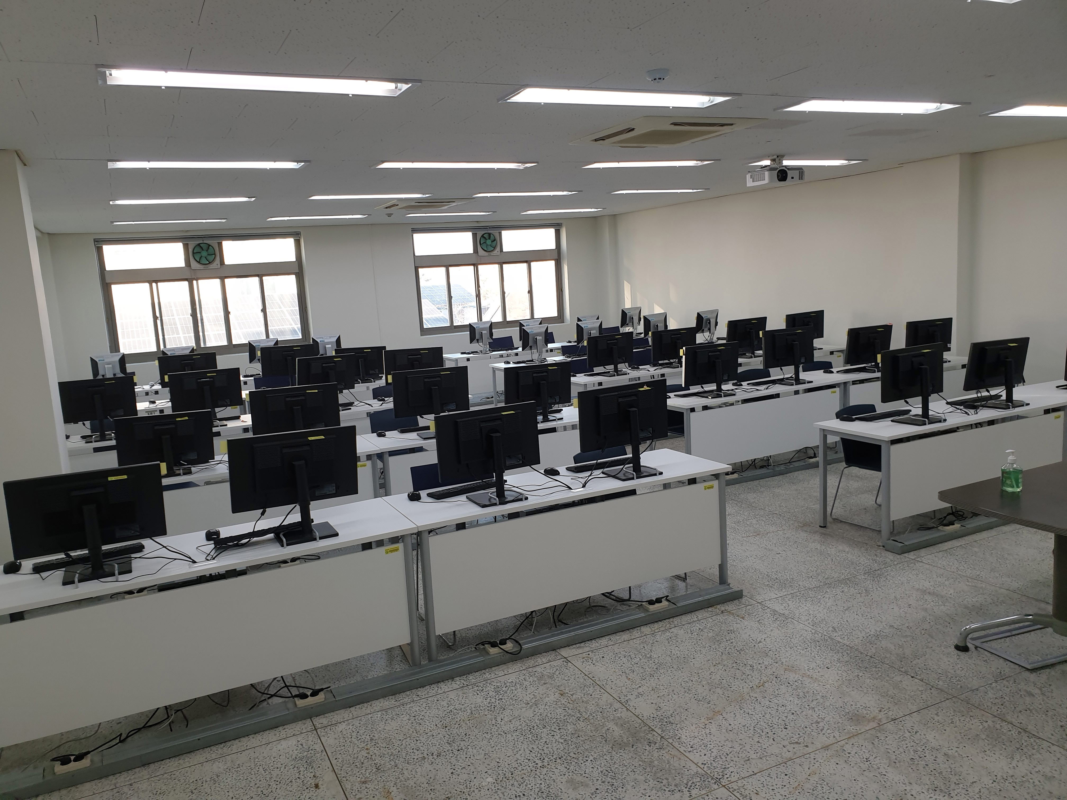 2020 CAD실 책상 교체